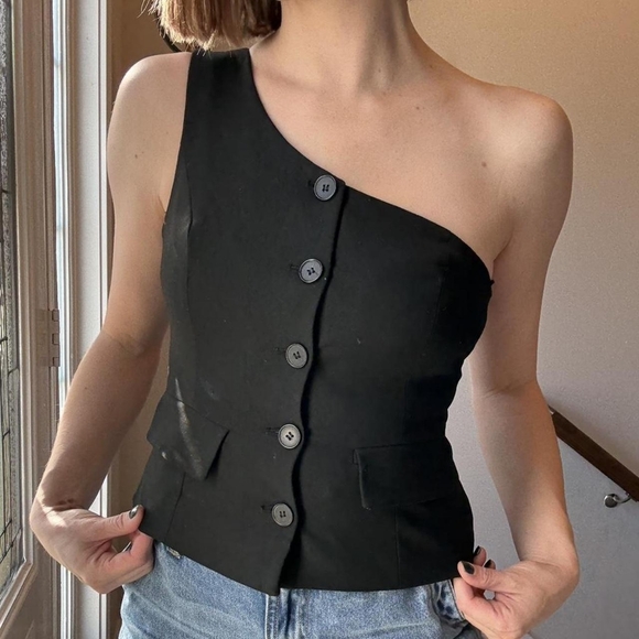 Zara Tops - ZARA Black Top with Branded Neck Label